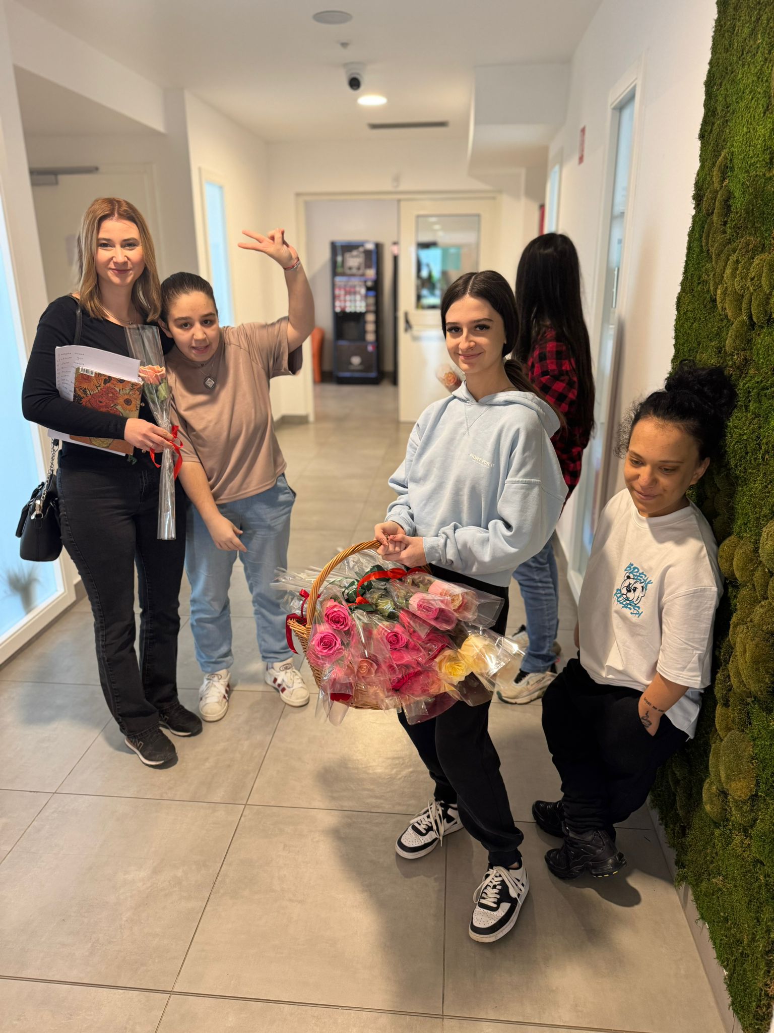 DAN ŽENA U NAŠOJ ŠKOLI