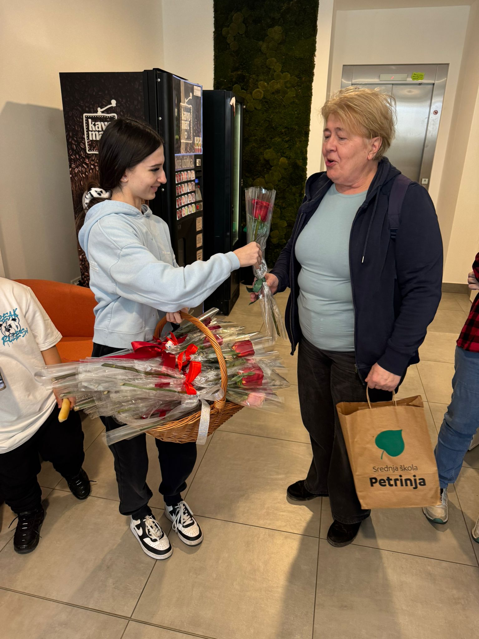 DAN ŽENA U NAŠOJ ŠKOLI