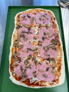 IZRADA PIZZE U PRAKTIKUMU PEKARSTVA