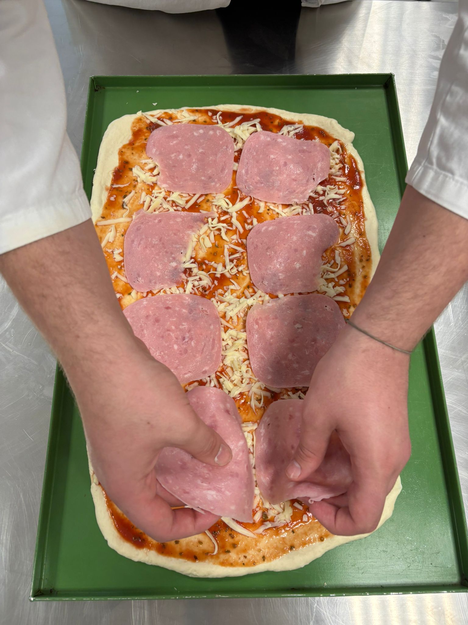 IZRADA PIZZE U PRAKTIKUMU PEKARSTVA