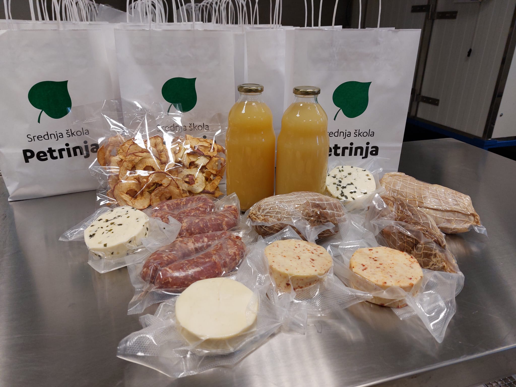 USUSRET USKRŠNJIM PRAZNICIMA