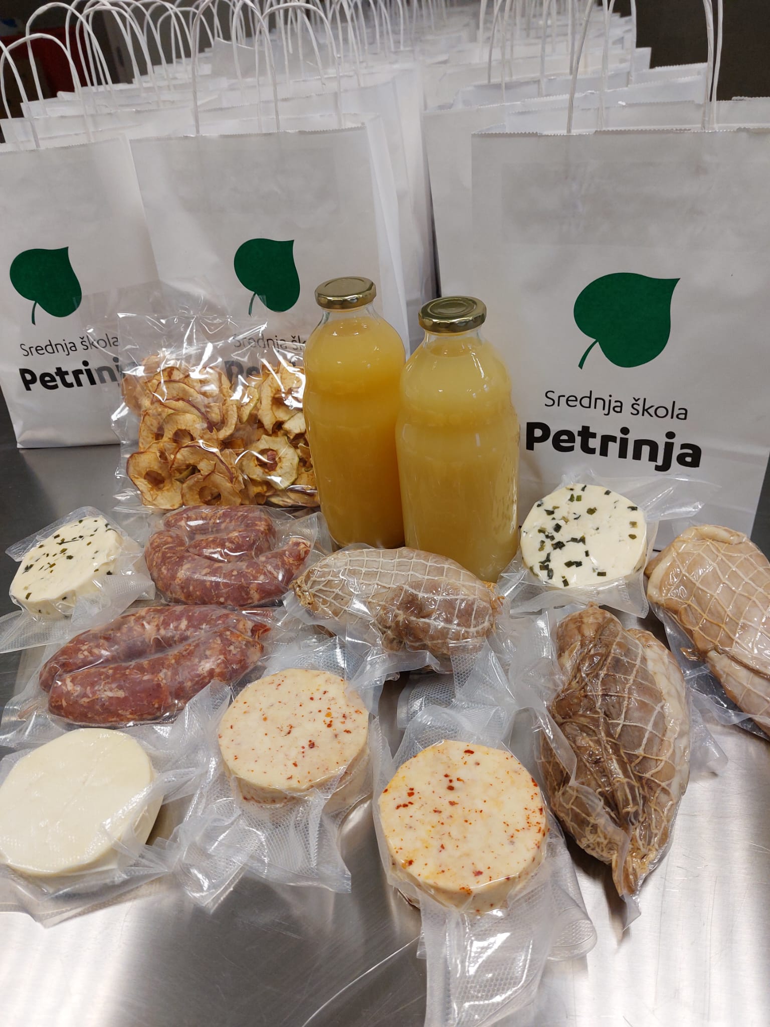 USUSRET USKRŠNJIM PRAZNICIMA