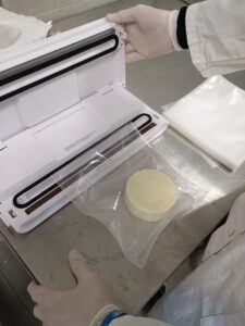 PROIZVODNJA KUHANOG KRAVLJEG SIRA U MLJEKARSKOM PRAKTIKUMU