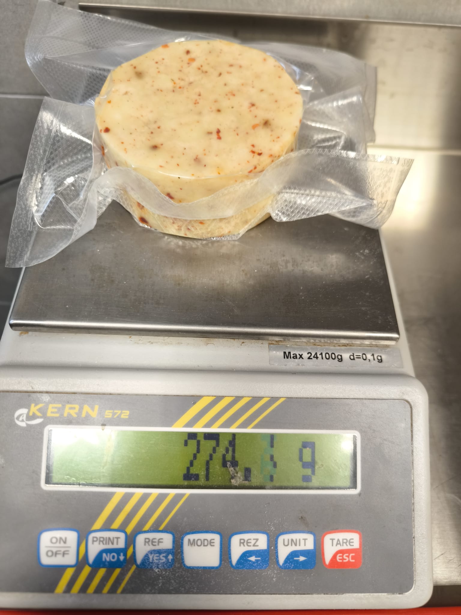 PROIZVODNJA KUHANOG KRAVLJEG SIRA U MLJEKARSKOM PRAKTIKUMU