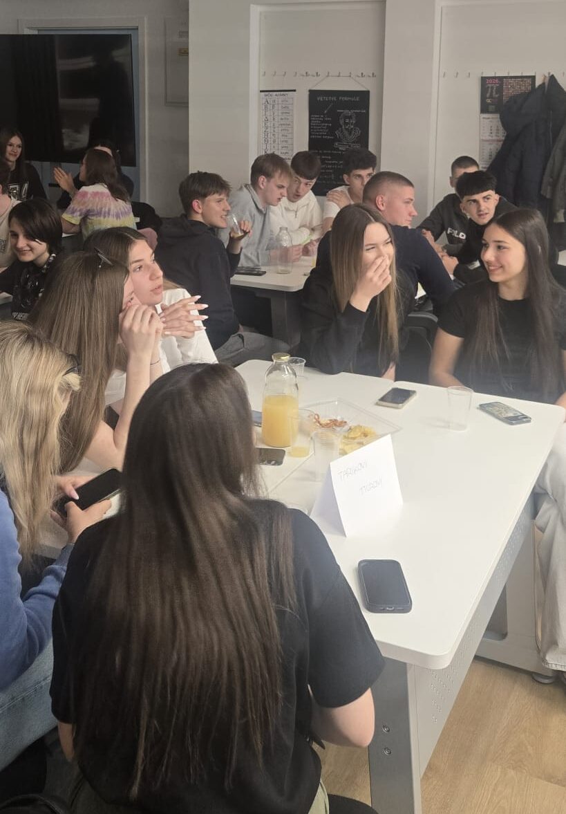 USPJEŠNO ODRŽAN PRVI ŠKOLSKI PUB KVIZ!