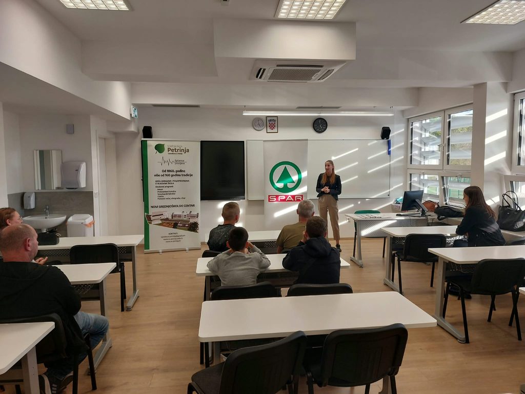POTPISANI UGOVORI O STIPENDIRANJU SA SPAR-OM HRVATSKA 📝 img 20261006 wa0035