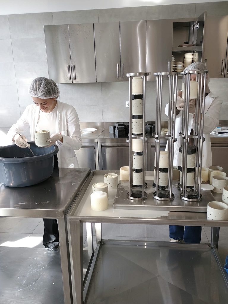PROIZVODNJA MEKANOG KRAVLJEG SIRA U MLJEKARSKOM PRAKTIKUMU 🥛 img 20261009 wa0021
