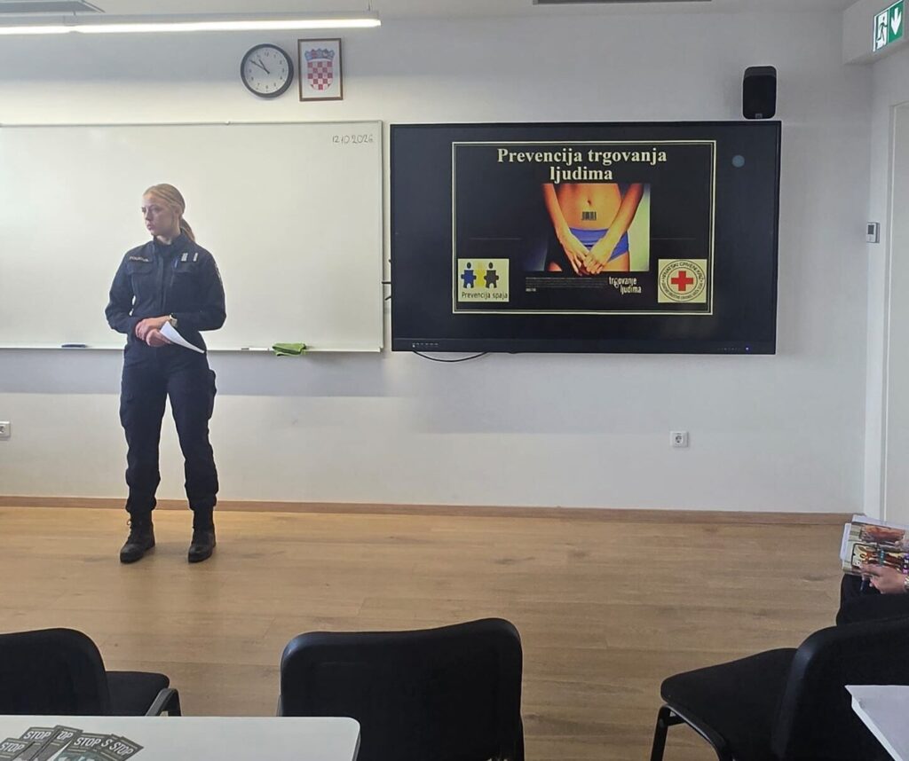 TRGOVANJE LJUDIMA – PREPOZNAJMO OPASNOST I ZAŠTITIMO SE! 👮♀️👮 img 20261013 wa0039