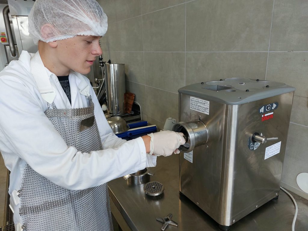 PRIČE IZ MESARSKOG PRAKTIKUMA 🥩😃🥓 img 20261014 wa0004